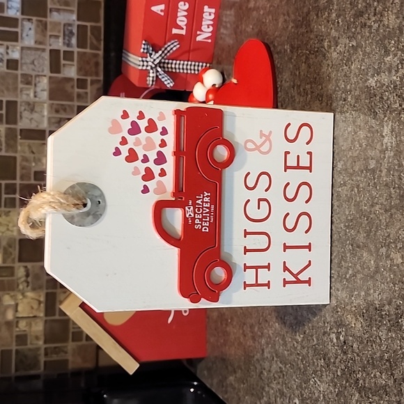 Valentines Day decor - Picture 6 of 13